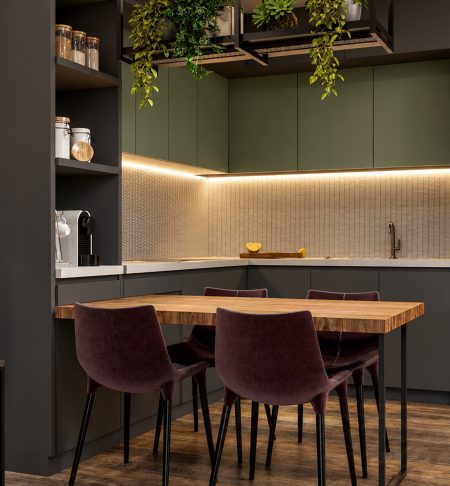 Cocina de diseño industrial con comedor para Loft